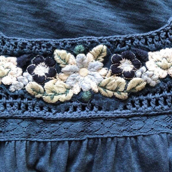 Lucky Brand Crocheted & Embroidered Square Neck Tank Size S NWT - Picture 2 of 9